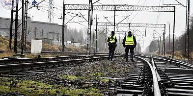 Wzmożone patrole policji przy torach. O co chodzi?-51261