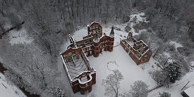 Ruiny pałacu w Juchowie zabezpieczone [WIDEO]