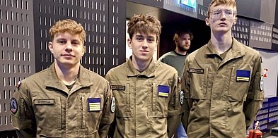 Młodzi patrioci w akcji.