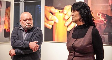 Cisza, modlitwa i aparat – niezwykła wystawa w Szczecinku-49878