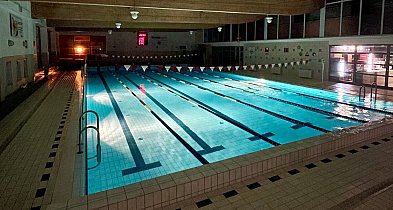 Relaks, muzyka i jacuzzi nocą. Pierwsze takie wydarzenie na basenie-49962