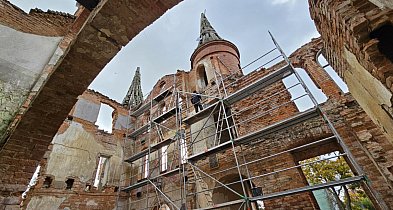 Powiat Szczecinecki ratuje ruiny pałacu w Juchowie.-50013