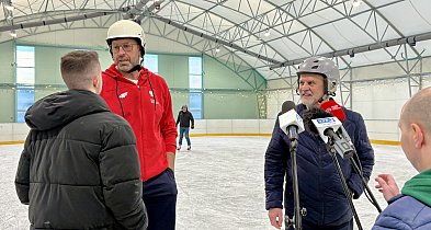 Minister sportu na szczecineckim lodowisku.-50357