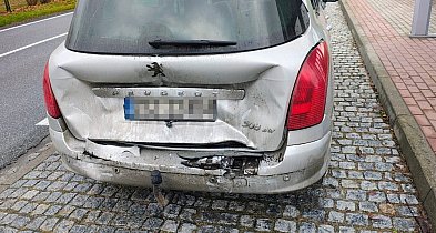 Bemką w Peugeota na DK20. Popołudniowa kolizja w Drzonowie-50753