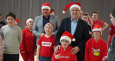 Mikołajkowa wizyta starostów w SOSW i Domu Dziecka-51198