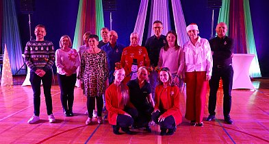 Zatańczyli by okazać wsparcie chorej dziewczynce.-51219