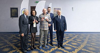 Szkolenie i ważna nagroda. Sukces trenerów  UKS Victoria-51525