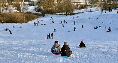 Zima w końcu dotarła! Rodzinne szaleństwo na rynkowej [ZDJĘCIA, WIDEO]-51844