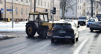 W takim stanie odśnieżał ulice. Ledwo stał na nogach, spowodował kolizję.-51973