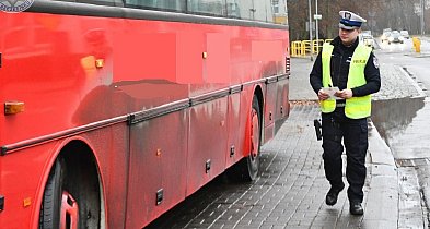 Kontrole autokarów przed feriami.-52015