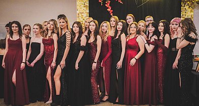 Studniówka „Ekonomika”. Tak bawiono się 100 dni przed maturą-52120