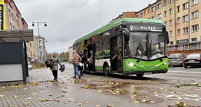Darmowe przejazdy dla uczniów? Tak, ale najpierw płatne parkingi