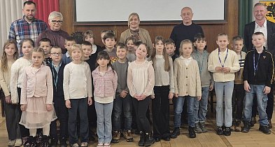 Szacunek i podziękowania dla dzieci z SP7. Pomogły ptactwu przetrwać zimę