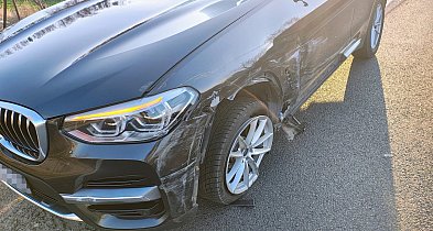 Dwa rozbite auta, brak winnego. Policja ustala przebieg zdarzenia na DK20