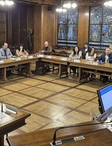 Dwugodzinna batalia o 10-milionowy kredyt. Gorąca sesja Rady Miasta-49968