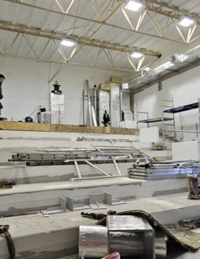 Stara sala znika. W jej miejscu powstaje nowoczesny ośrodek szkoleniowy-51102