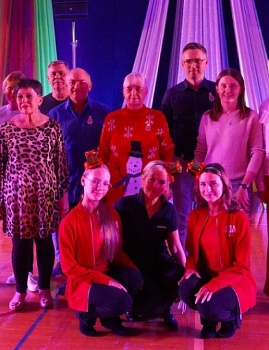 Zatańczyli by okazać wsparcie chorej dziewczynce.-51219