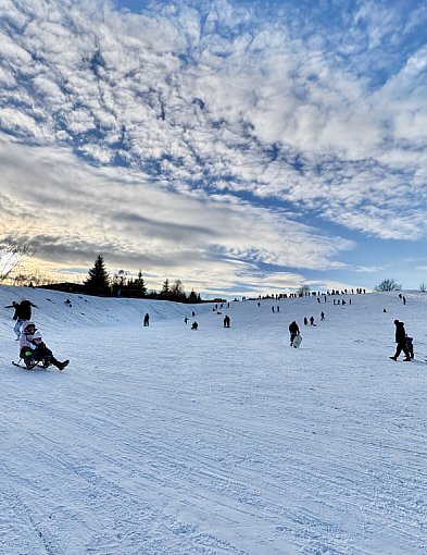 Zima w końcu dotarła! Rodzinne szaleństwo na rynkowej [ZDJĘCIA, WIDEO]-51844