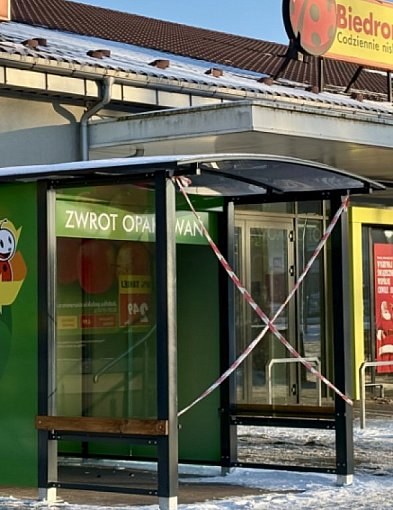 Przy Biedronkach stawiają recyklomaty. Jak to działa?-51883