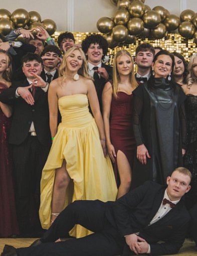 Kolejne klasy Ekonomika bawią się na studniówce [ZDJĘCIA, WIDEO]