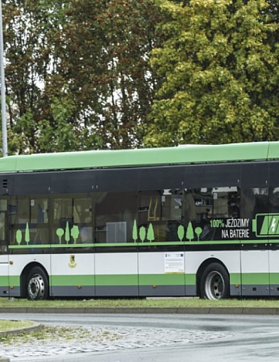 Wracają opłaty za autobusy. Sprawdź, kto pojedzie za darmo, a kto z ulgą