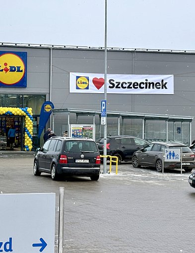 Tłumy od świtu. Drugi Lidl ruszył w Szczecinku