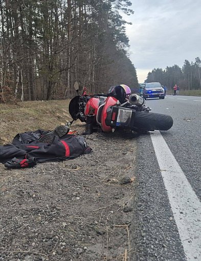 Koszmar na drodze. Zderzenie motocykla z samochodem