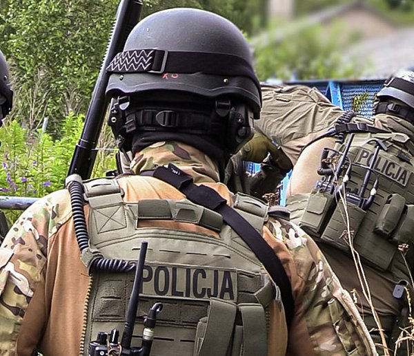 CBŚP uderzyło w gminie Szczecinek. 7 osób zatrzymanych-49469