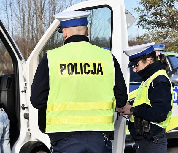 Zatrzymane dowody i lawety. Poranna akcja drogówki-50525