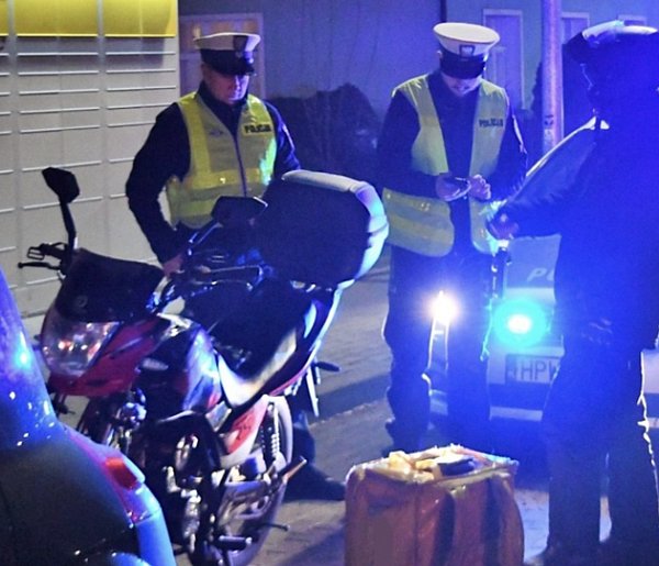 Policja przypomina: to ratuje życie! Policyjna akcja na ulicach-50952