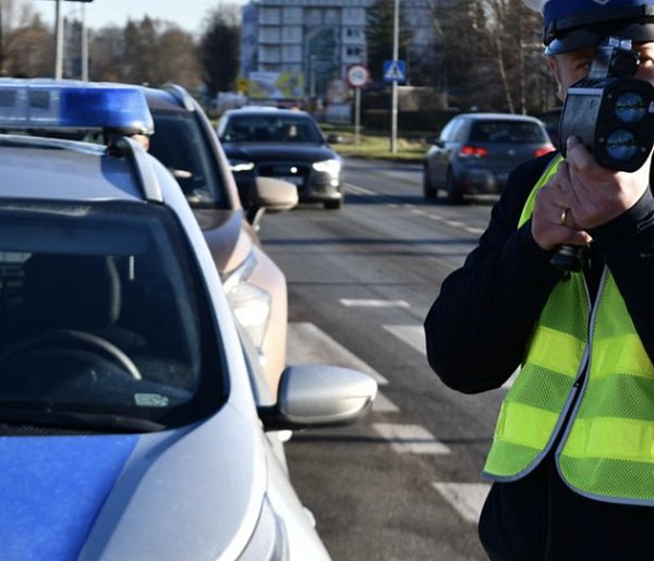 48 kierowców wpadło jednego dnia! Wyniki akcji „Prędkość” szokują-51003