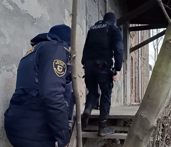 Zima groźna dla życia. Policja apeluje do mieszkańców-51603