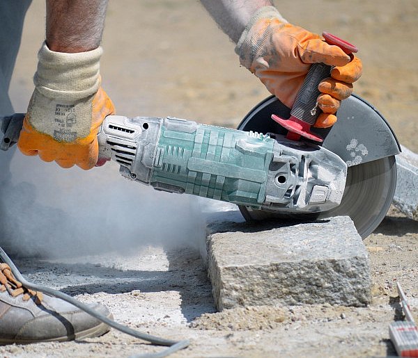 Weszły nowe przepisy. ZUS przyjmuje setki tysięcy wniosków-52064