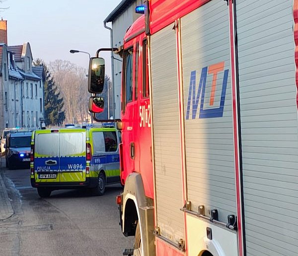 Ewakuacja na ul. Szkolnej. W mieszkaniu znaleziono pocisk