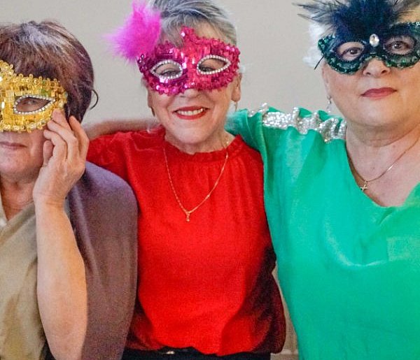 Bal Karnawałowy seniorów w Turowie. Zima nie przeszkodziła