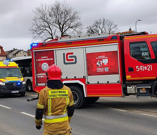 Miał być pod autobusem. Co naprawdę się stało?