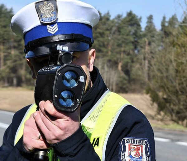 Wcisnął gaz za mocno. Kara była natychmiastowa
