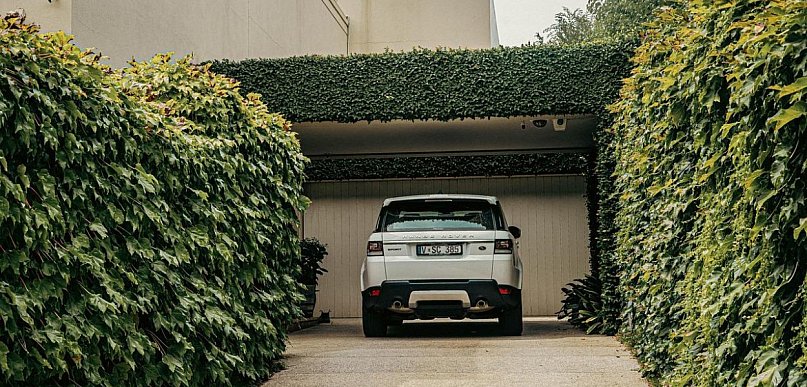 Altana, wiata, garaż, taras bez pozwolenia: co da się zrobić legalnie?