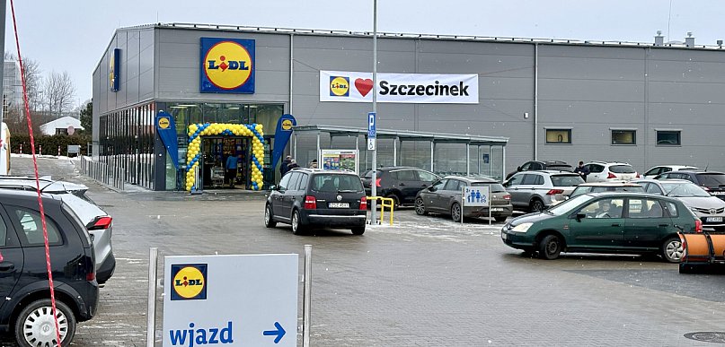 Tłumy od świtu. Drugi Lidl ruszył w Szczecinku