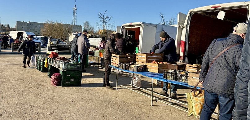 Przedwiośnie ożywiło rynek. Kupcy wracają, mieszkańcy ruszyli na zakupy