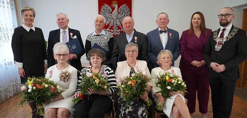 GRZMIĄCA. Cztery małżeństwa, jedna historia – 50 lat razem