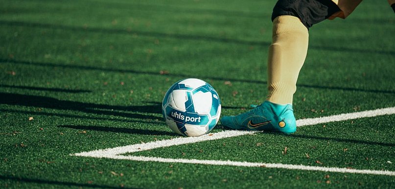 Reprezentacja a klub – różnice w organizacji i treningu