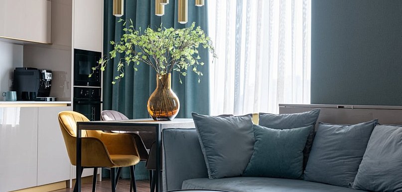 Jak pogodzić salon z sypialnią? Kompletny poradnik aranżacji wnętrza 2w1