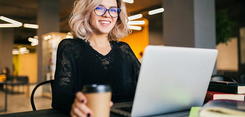 Wirtualne biuro dla freelancera i startupu – kiedy to się opłaca?