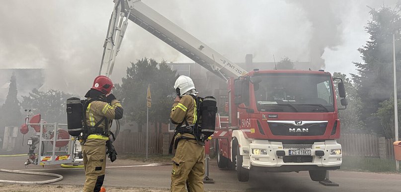 Pożar domu przy ul. Żeglarskiej w Szczecinku.