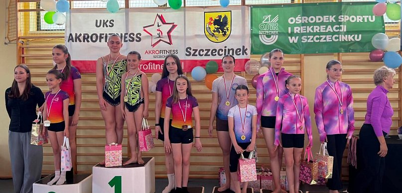 11 medali dla Akrofitness Szczecinek. To był pokaz siły