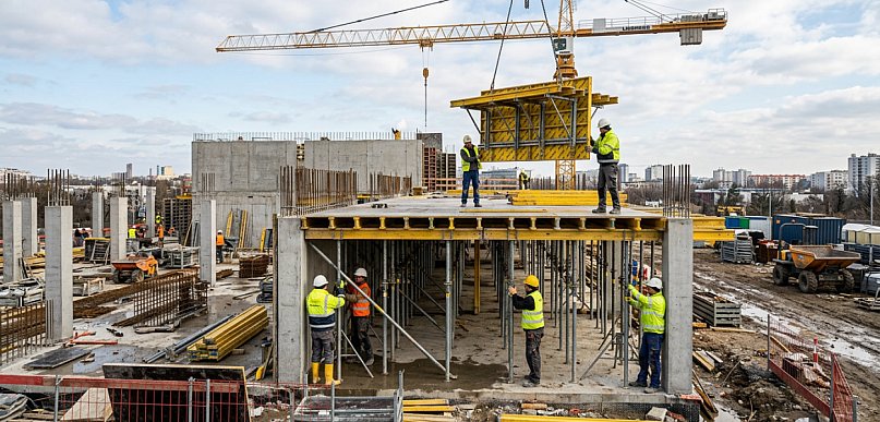 Wynajem szalunków stropowych – szybciej, taniej i bez zbędnych przestojów
