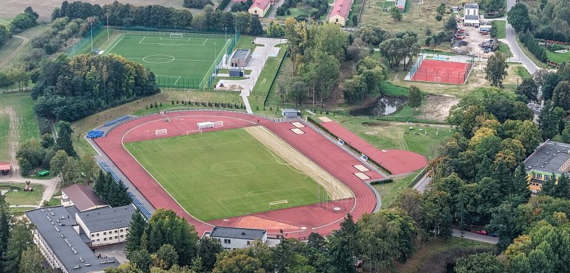 Stadion przy ZS nr 6 z nowym sprzętem. Powiat dostał dofinansowanie