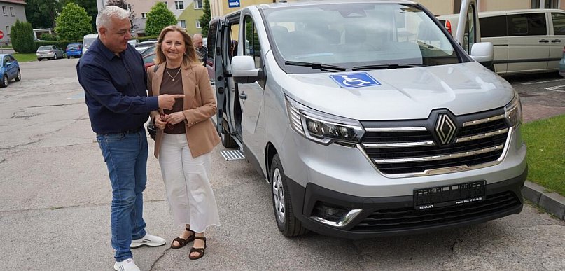Nowy bus dla PCPR w Szczecinku. Pomoże w przewozie podopiecznych