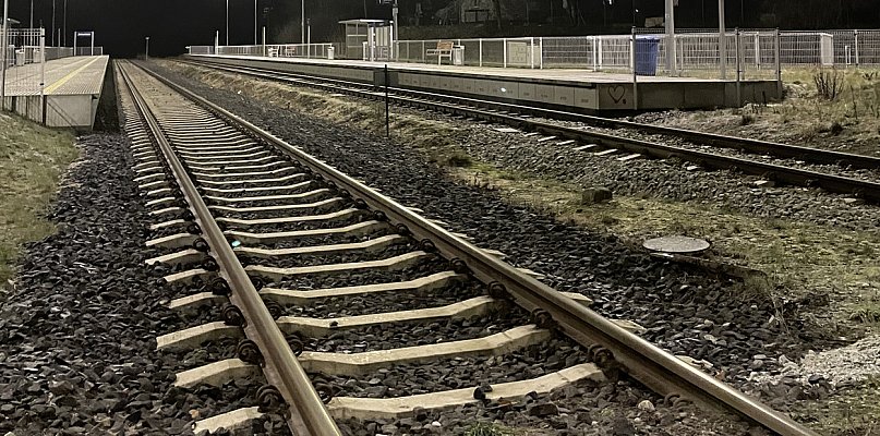 Pociąg śmiertelnie potrącił kobietę. Trasa Czarne - Szczecinek zablokowana - 50429